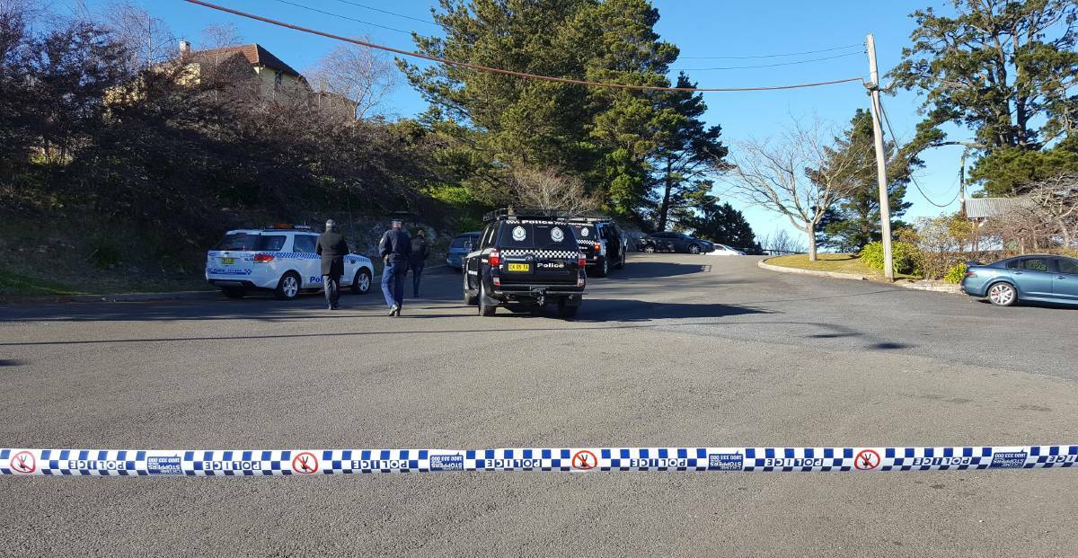 Police in Leura on Thursday morning conducting inquiries. Photo: Top Notch Video