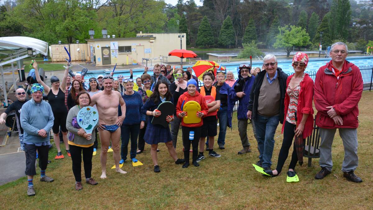 Protesters at Katoomba outdoor 50m pool in October 2017.