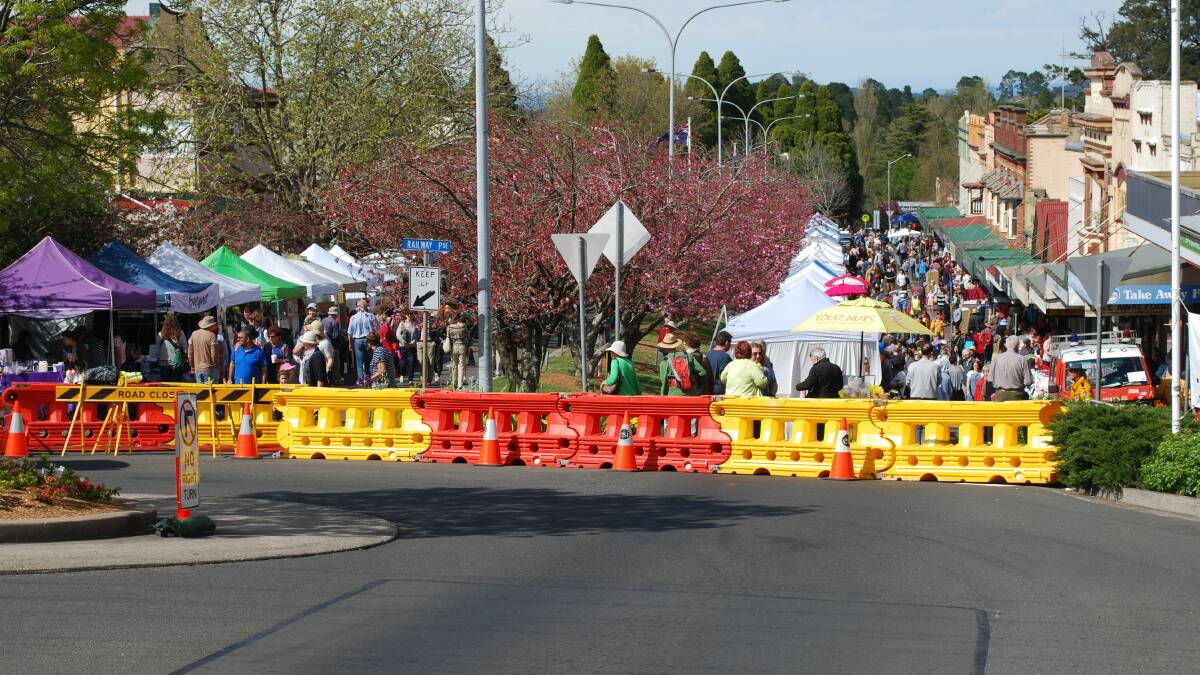 Leura Village Fair: The water-filled barriers at the top of the mall at last year's festival.