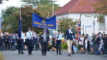 The 2023 Springwood Anzac Day march. Picture by Damien Madigan