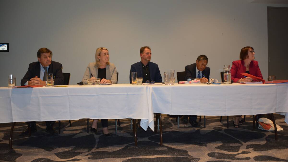 Jointly organised by the Blue Mountains Regional Business Chamber and Springwood, Blaxland and Glenbrook Chambers of Commerce, the candidate event was limited to current financial members of each of the chambers.