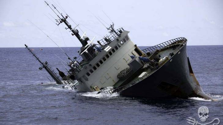 The poaching vessel Thunder sinks in suspicious circumstances. Photo: Simon Ager/Sea Shepherd