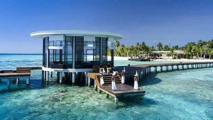 Save on twin share stays at the Jumeirah Vittaveli in the Maldives.