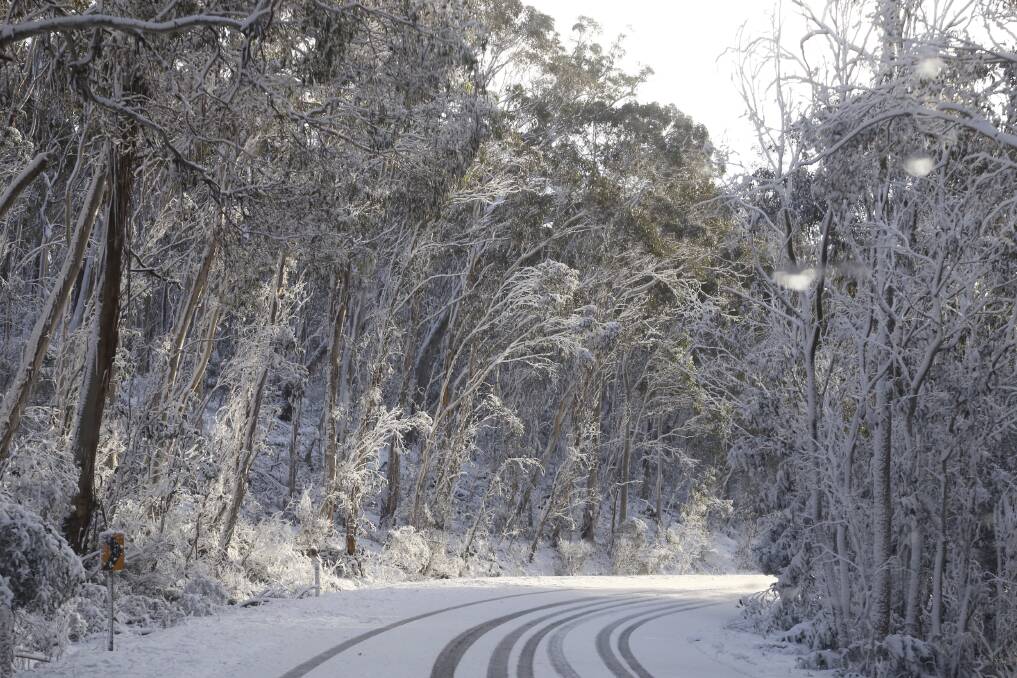 Roads affected by snow during very cold weather and snow in the Central Tablelands near Jenolan Caves. Picture: Nick Moir