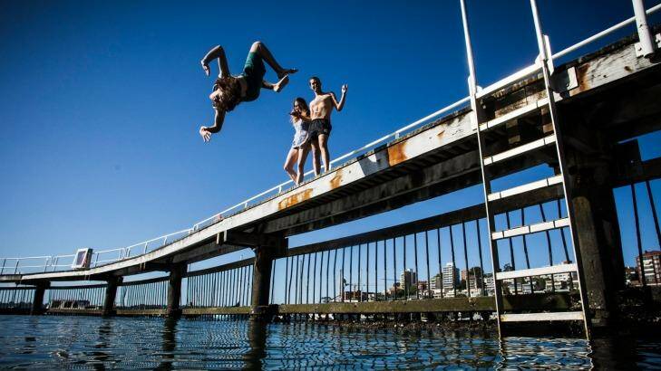 The water will be 21 degrees off the coast, giving Sydneysiders a chance to cool off. Photo: Dominic Lorrimer