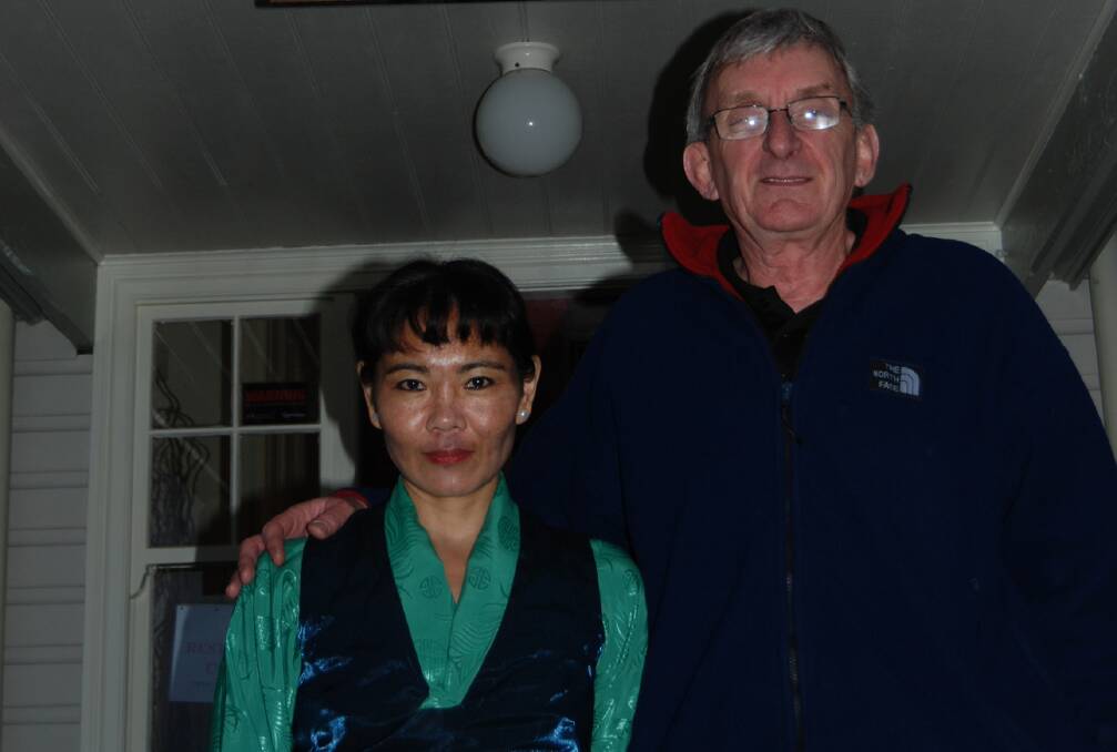 Dolma Sherpa and Tony Parr will host a fundraising dinner on Friday for victims of the Nepalese earthquake.