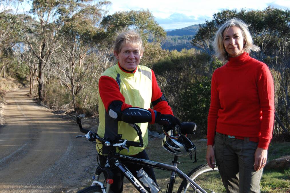 Blue Mountains Connected Communities Alliance chair Hereward Dundas-Taylor and Upper Mountains Bicycle Users Group spokesperson Suzanne Kowalski-Roth believe a cycling trail the length of the Mountains would provide a safe alternative for commuters, families and tourists.