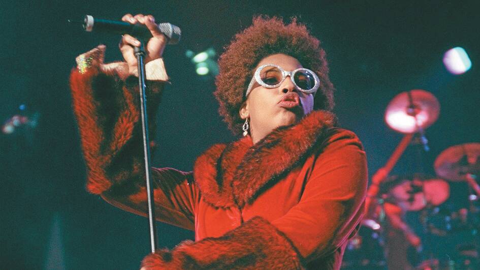 Macy Gray in concert at the Sydney Entertainment Centre in 2000. Photo: William Mottram
