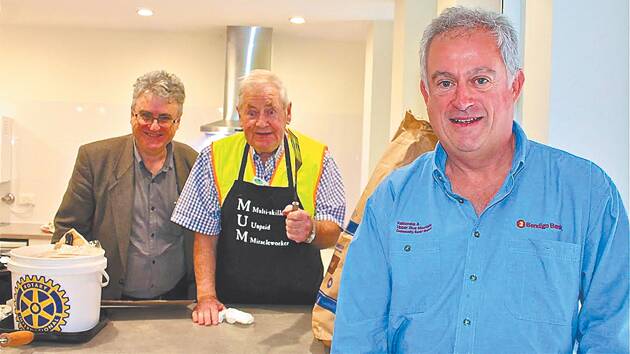 Katoomba Theatre Company chairman Stephen Measday, Rotarian Tom Colless and the Carrington's Mark Jarvis cooked up a sausage sizzle at the KTC public meeting on Saturday.