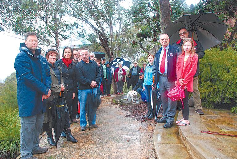 Local Wentworth Falls residents with Clrs Romola Hollywood (third from left), Don McGregor (fifth from left) and Chris Van der Kley (third from right) earlier this year.