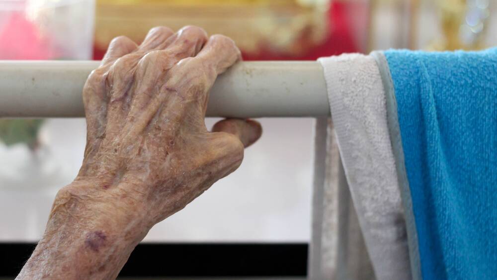 More than half of aged care homes have 'unacceptable levels of staffing': report