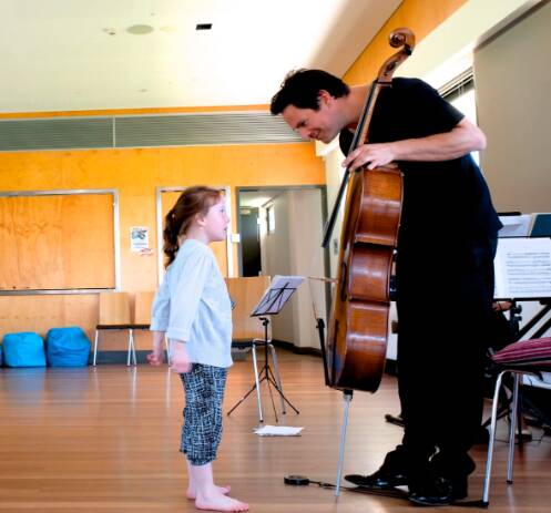 Livestreaming: Teije Hylkema shows his cello to an interested party. Photo: Jenny Wu 