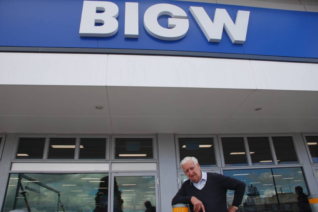 Big W at Katoomba: Cr Kevin Schreiber has called for the store to remain open.