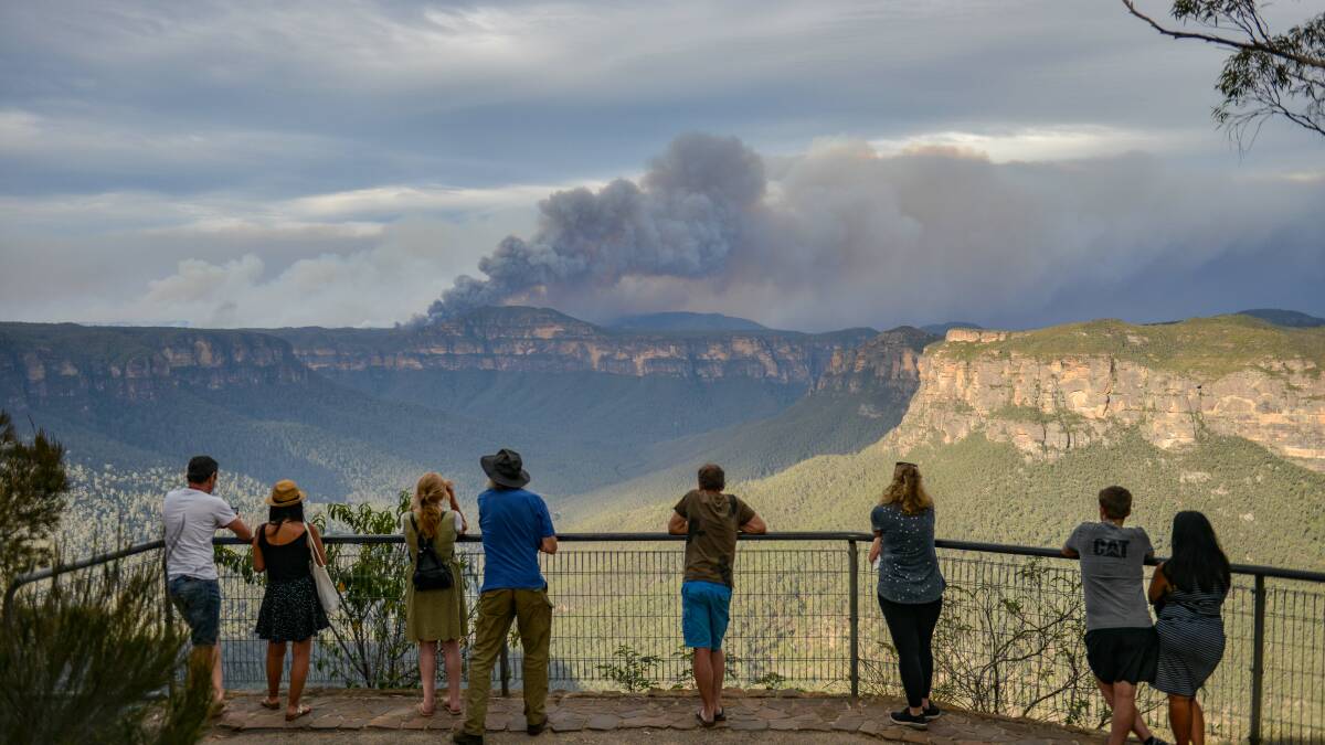 Gospers Mountain fire: As seen from Evans Lookout, Blackheath on December 15, 2019. Photo by Brigitte Grant Photography