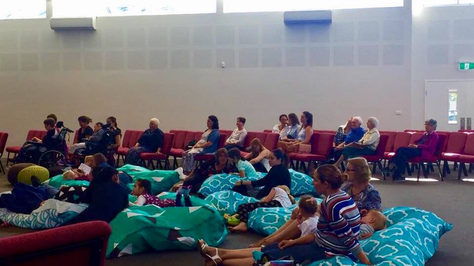 Relaxed atmosphere: The audience spread out on cushions, listening to glorious music.