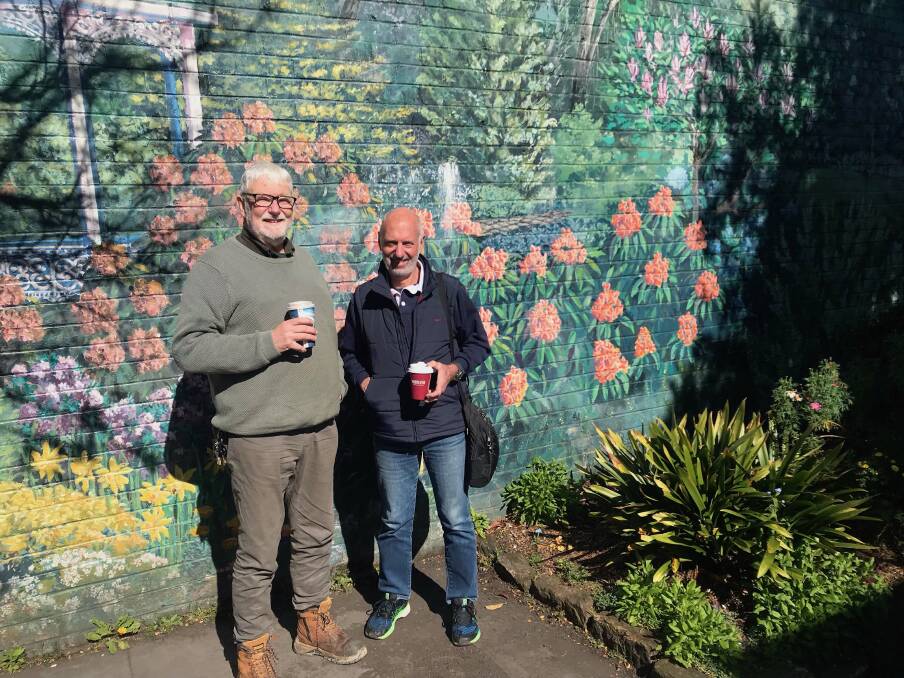 Founding LVA president Mark Alchin with current vice-president Bruce Hart in front of the Leura mural by Malcolm King.