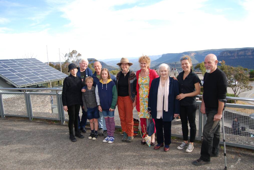 Solar panel power: Katy McMurray, Roy Tasker, Gary Cagonoff (with children Edan and Alina) and Clare Power all spoke at the council meeting. With Cr Kerry Brown, Heather Ginges, Teya and David Brooks at Echo Point.