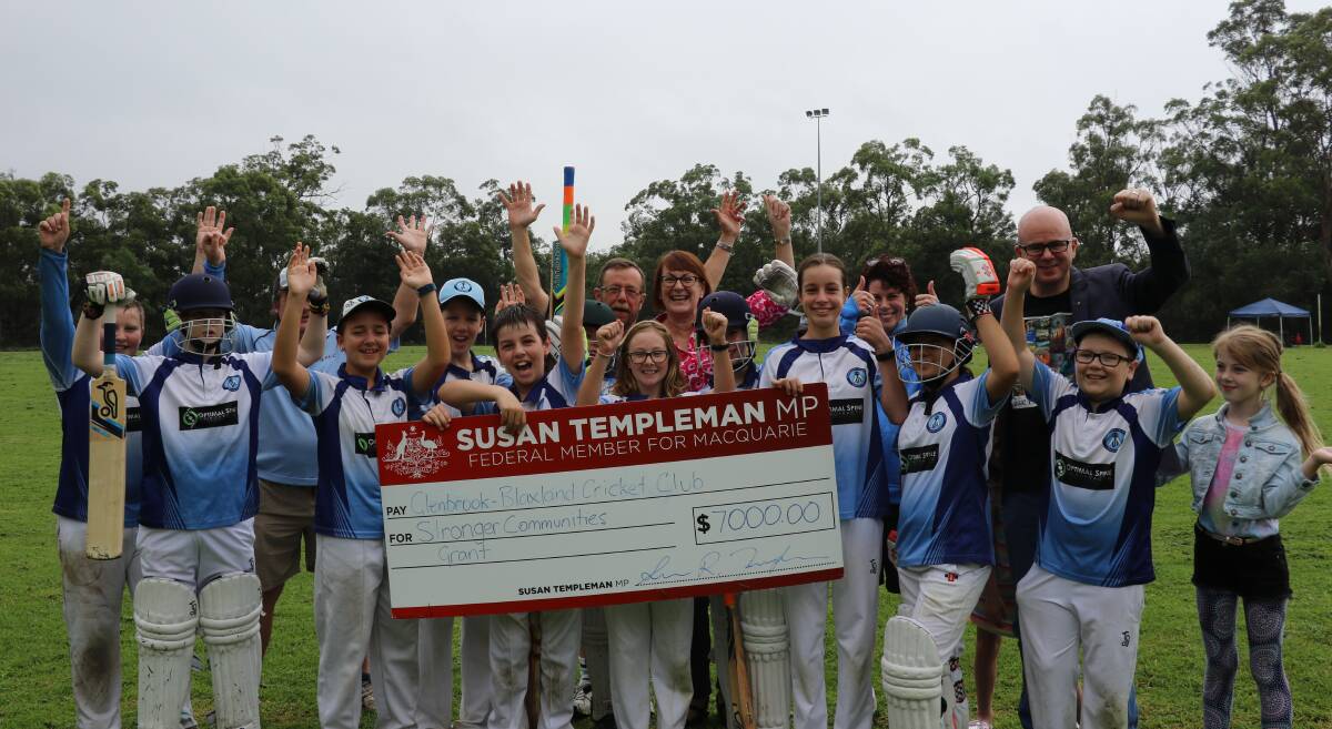 Macquarie MP Susan Templeman and Blue Mountains mayor Mark Greenhill with members of Blaxland Glenbrook Cricket Club.