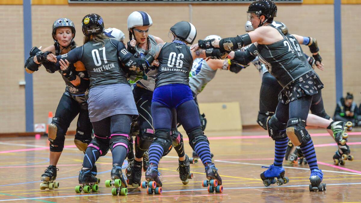 Battleground: The Free Sisters will battle it out in Katoomba on April 27. They're pictured competing against Central Coast Roller Derby United at a 2018 tournament in Katoomba. Photo: Brigitte Grant