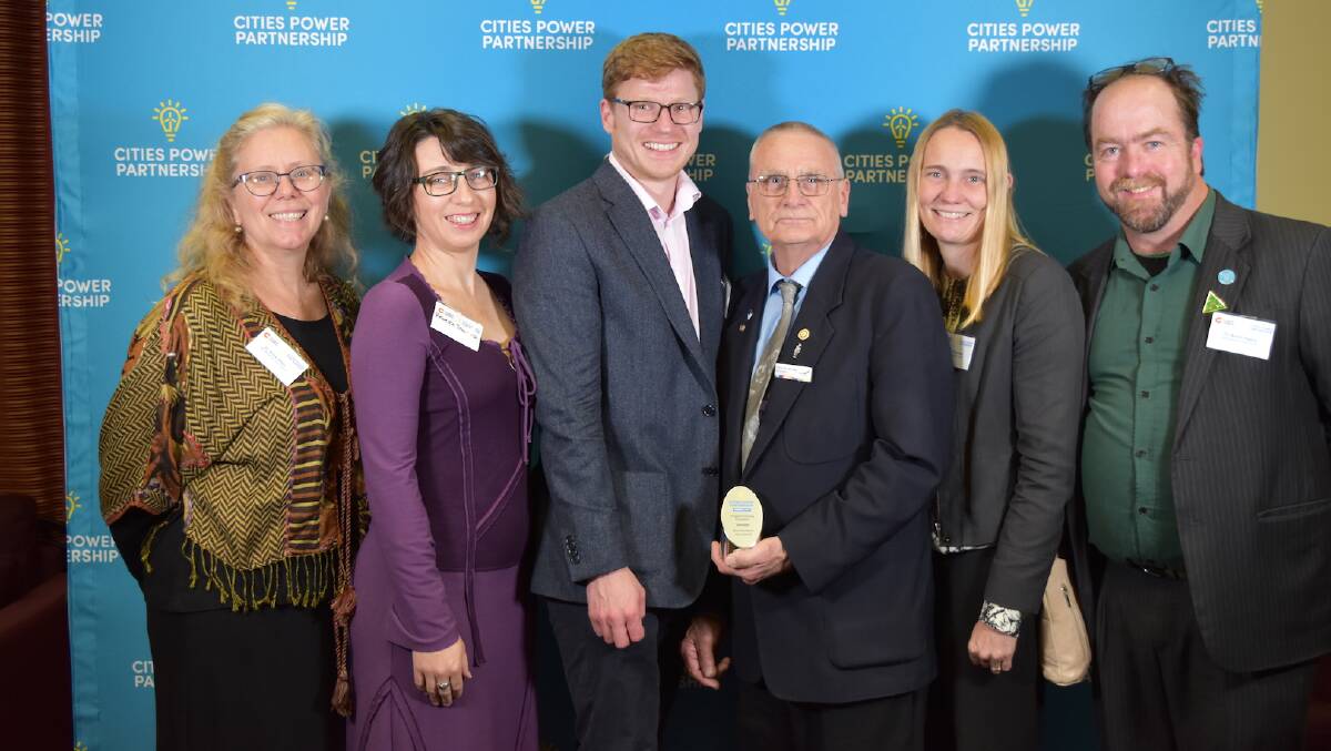 Council's Waste and Sustainability team, Jo-Anne Allan, Rebecca Tempest and Rob Morrison, Blue Mountains deputy mayor Chris Van der Kley, Culture and Community Services director Kirrilly Twomey and Councillor Brent Hoare with the Cities Power Partnership Project Financing Innovation Award.