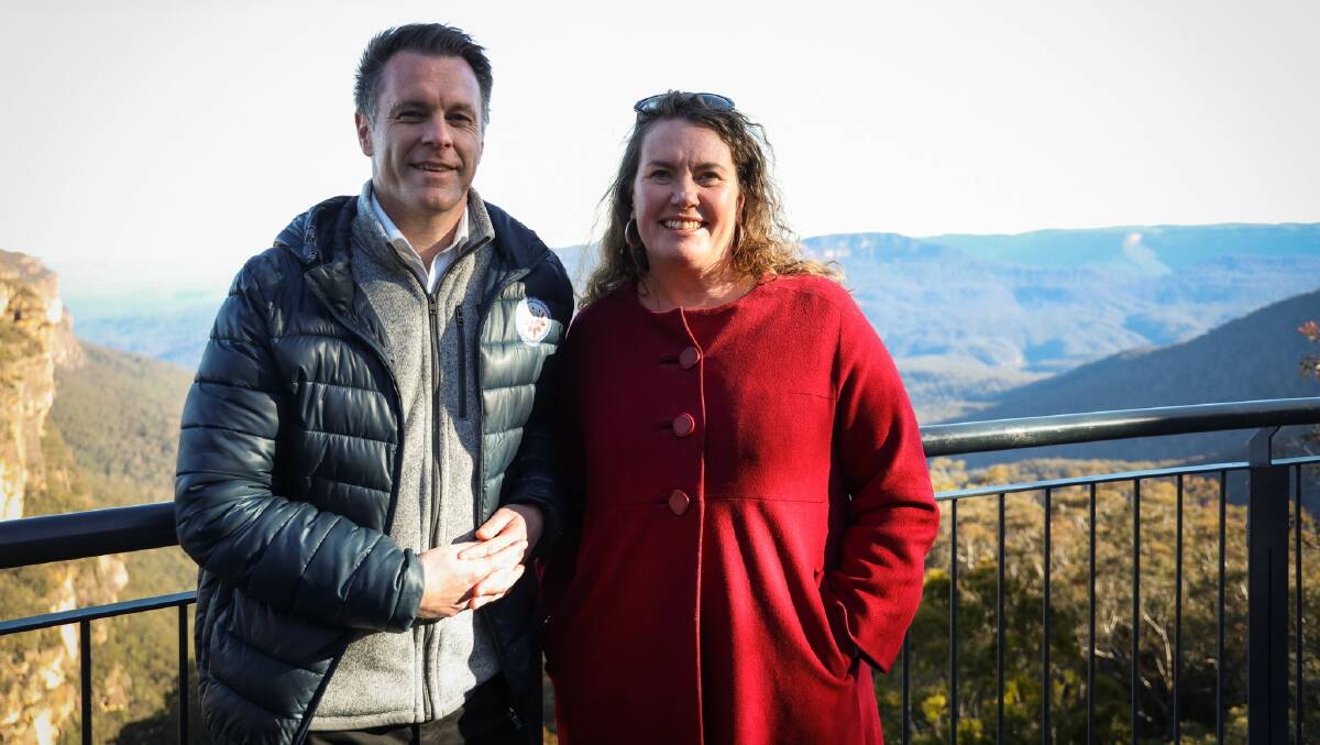 NSW Opposition Leader Chris Minns and Blue Mountains MP Trish Doyle at Wentworth Falls during his visit to the Mountains. Picture B C Lewis