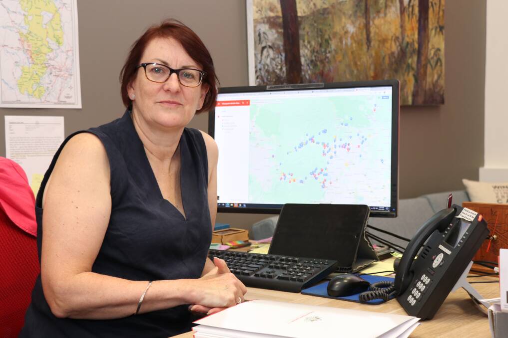 Federal Member for Macquarie Susan Templeman with the heat map of mobile black spots created with data submitted by Blue Mountains and Hawkesbury residents. File photo.