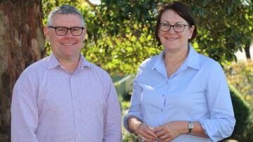 Federal Minister for Emergency Management, Murray Watt, with Federal Member for Macquarie Susan Templeman. File picture