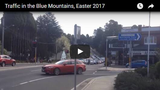 VIDEO: Long weekend traffic jams in Blue Mountains