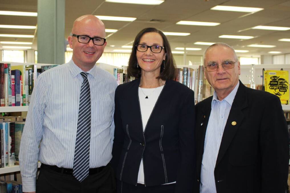 Bipartisan support for Renew Our Libraries campaign: Blue Mountains mayor, Cr Mark Greenhill; Councillor Romola Hollywood; and deputy mayor, Cr Chris Van der Kley.