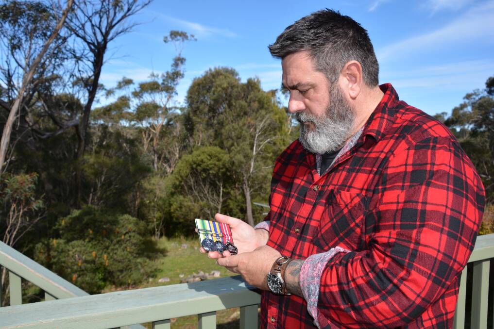 Wentworth Falls man, Gordon Hooker, wants active service in bomb disposal better recognised