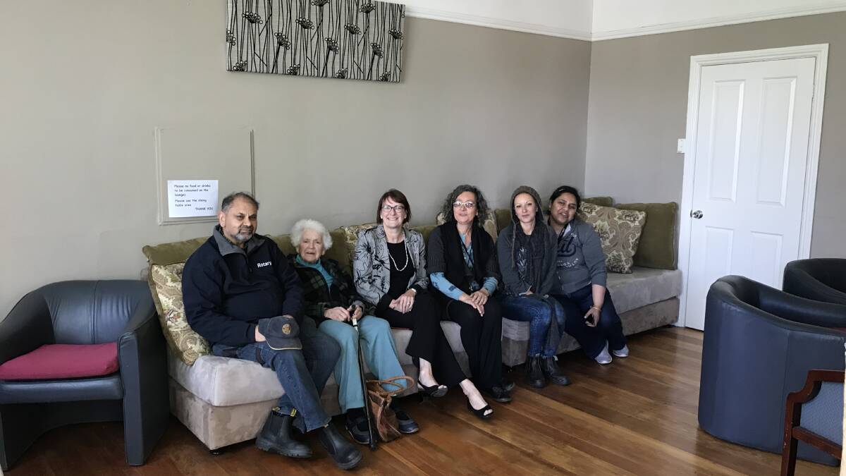 Just lounging about for the homeless: Lucian Keegel (Rotary), Betty Allen (Uniting Church Primary Learning Centre), Susan Templeman MP, Rosa Del Ponte, Ahlei Bliss (coordinator) and volunteer Leera Saha.