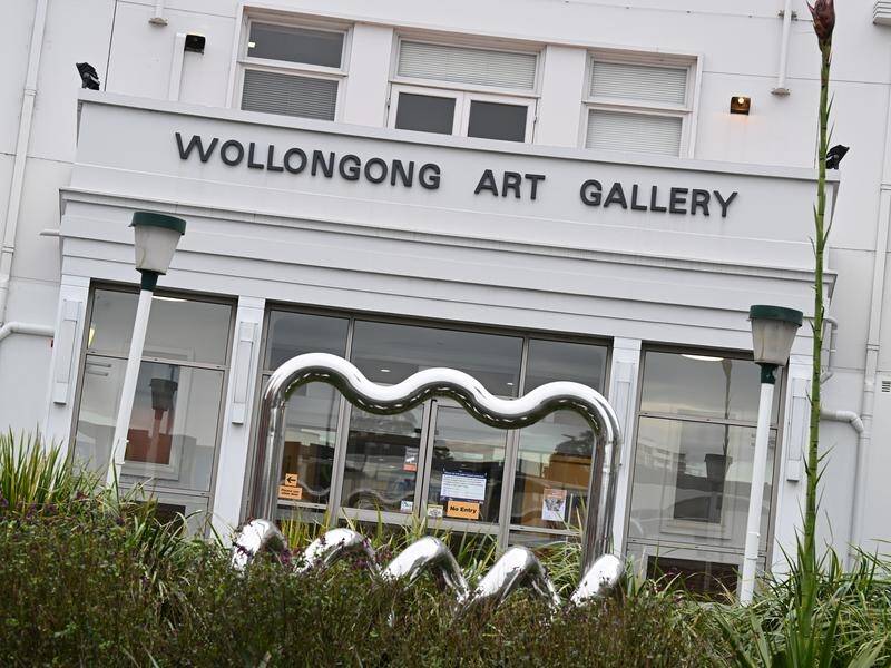 Wollongong Art Gallery removed donor Bob Sredersas's name after learning he was a Nazi collaborator.