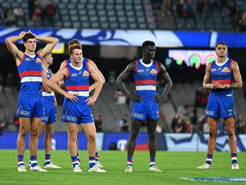 After consecutive losses leaving them 11th, the Bulldogs insist there are no dramas within the camp. (James Ross/AAP PHOTOS)