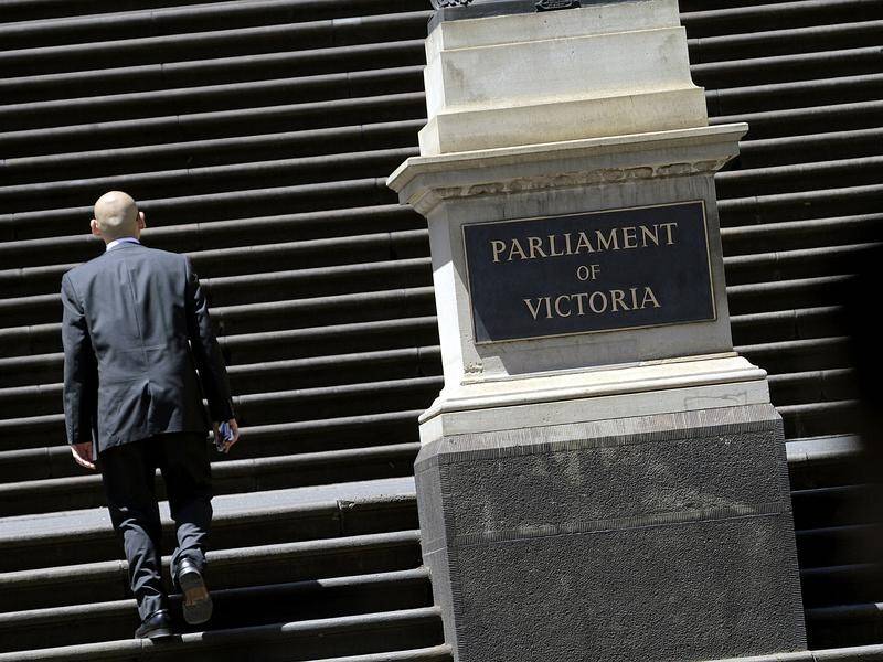 Pay for Victorian politicians will rise by 2.92 per cent, with backbenchers to get over $176,000.