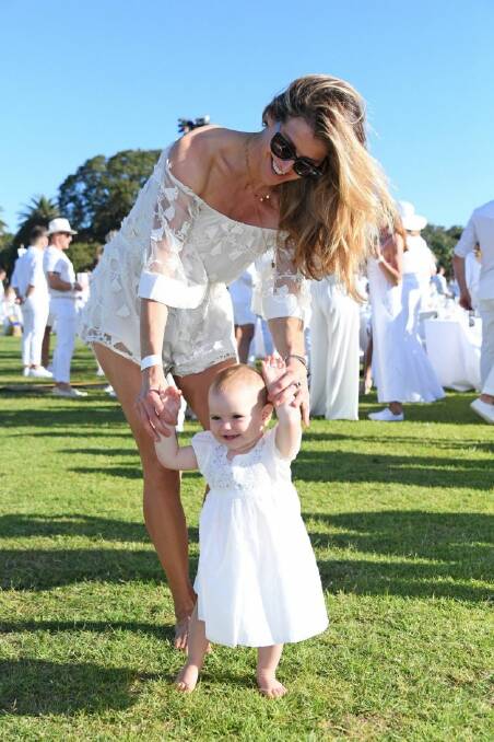Layla & Laura Csortan
Le Diner en Blanc Sydney - Centennial Parklands, Sydney - Saturday 25th November, 2017
Photographer: Belinda Rolland ???? 2017 Social Seen: Laura Csortan and her daughter Layla Rose, one, at Diner en Blanc in Sydney's Centennial Park on Saturday, November 25, 2017, where over 5000 picnic-goers dressed in white descended on the park for the annual picnic.