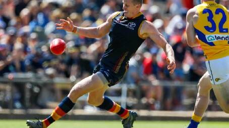 Adelaide's Reilly O'Brien was a star performer in the ruck in a trial game win over West Coast. (Matt Turner/AAP PHOTOS)