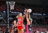 Netball Australia remains locked in a pay dispute with the sport's leading players. (James Ross/AAP PHOTOS)