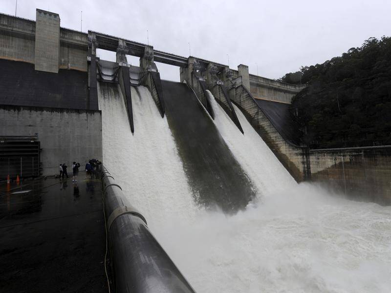 WaterNSW says modelling shows Warragamba Dam's crest will need to be raised by 17 metres by 2090.
