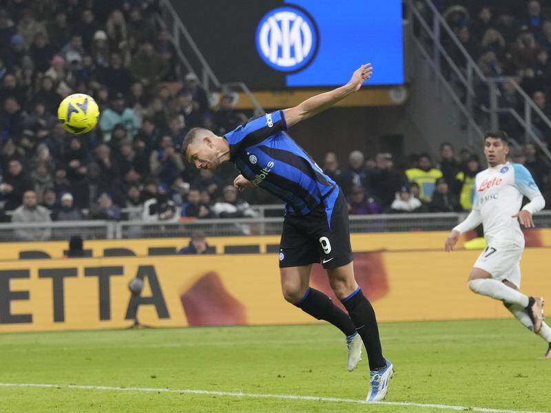 Inter Milan's Edin Dzeko scores the winner against Napoli. (AP PHOTO)