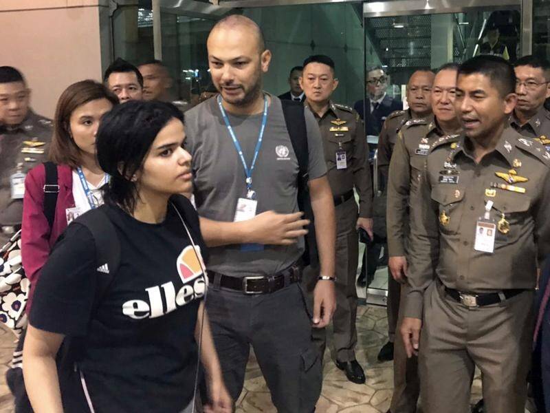 There is confusion over the fate of Saudi asylum seeker Rahaf Mohammed Alqunun (l).