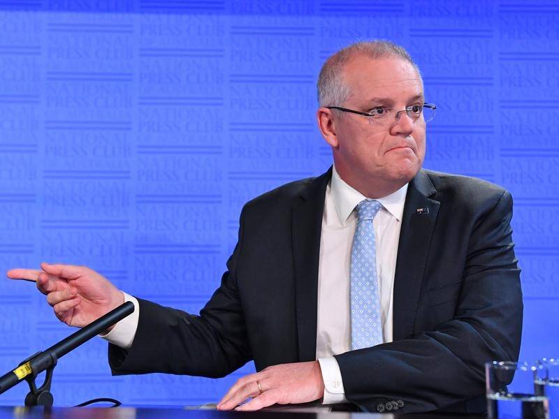 PM accuses Bill Shorten of going for limelight rather than a grilling in last days of campaign