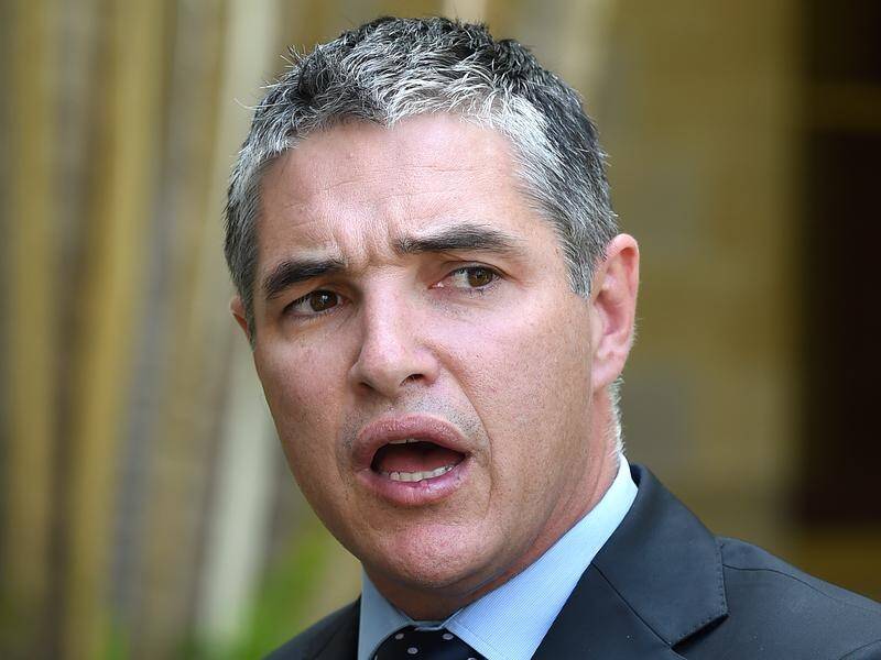 MP Rob Katter wants to restore the right to use gendered language without prosecution in Qld.