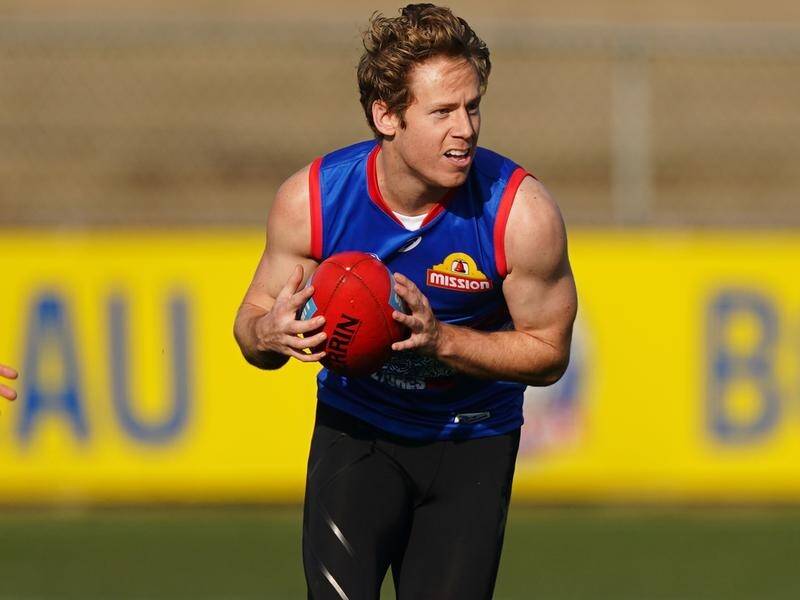 Lachie Hunter is not going anyway and will remain with the Bulldogs, says coach Luke Beveridge.