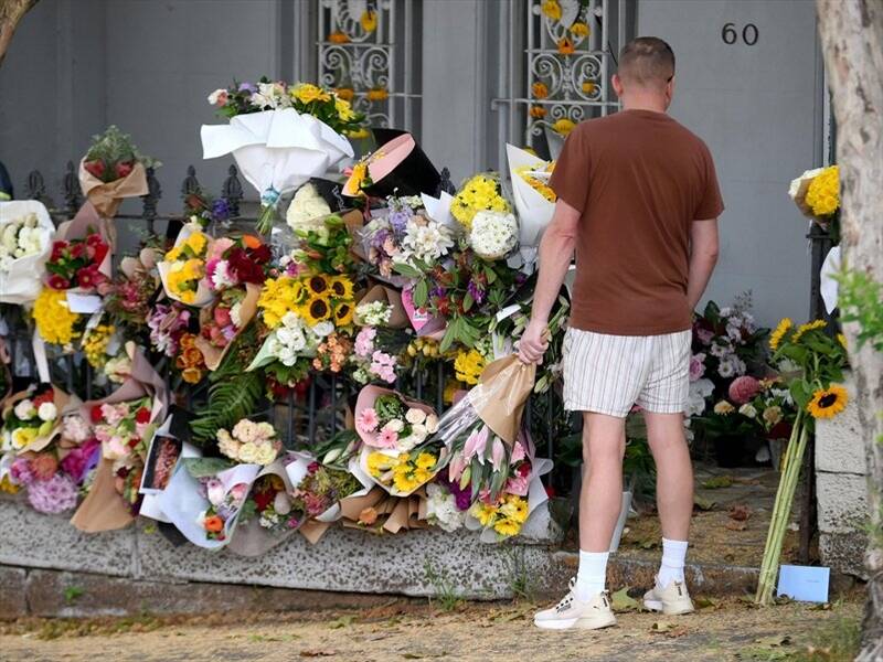 Flowers are being left in tribute to Jesse Baird and Luke Davies at the former's Paddington home. (Bianca De Marchi/AAP PHOTOS)