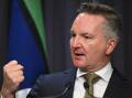Energy Minister Chris Bowen says the agreement will go a long way to providing more reliable energy. (Lukas Coch/AAP PHOTOS)