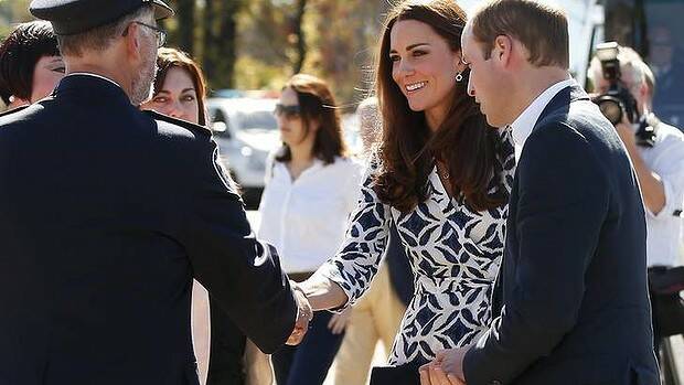 The Duke and Duchess of Cambridge meet Blue Mountains Rural Fire Service district manager David Jones at Buena Vista Road, Winmalee. Photo: Reuters