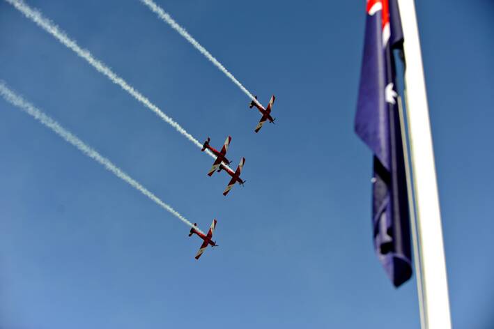 The Roulettes fly over Hartley. Photo: Cindy Waldron, Blue Mountains Lithgow & Oberon Tourism