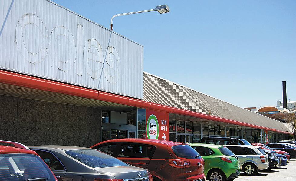 The building containing the former Coles supermarket and soon to be closed Kmart store in Katoomba will be re-invented as  Woolworths and Big W in the next 18 months.