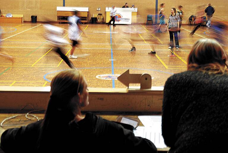 A hot meal, workshop and a couple of hours of basketball drills and matches made for a fun and safe Saturday night on May 25 as round three of the inaugural Blue Mountains Midnight Baskeball program tipped off at Katoomba Sport and Aquatic Centre.